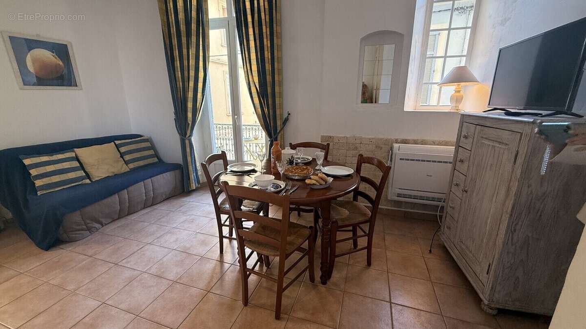 Appartement à VALLAURIS