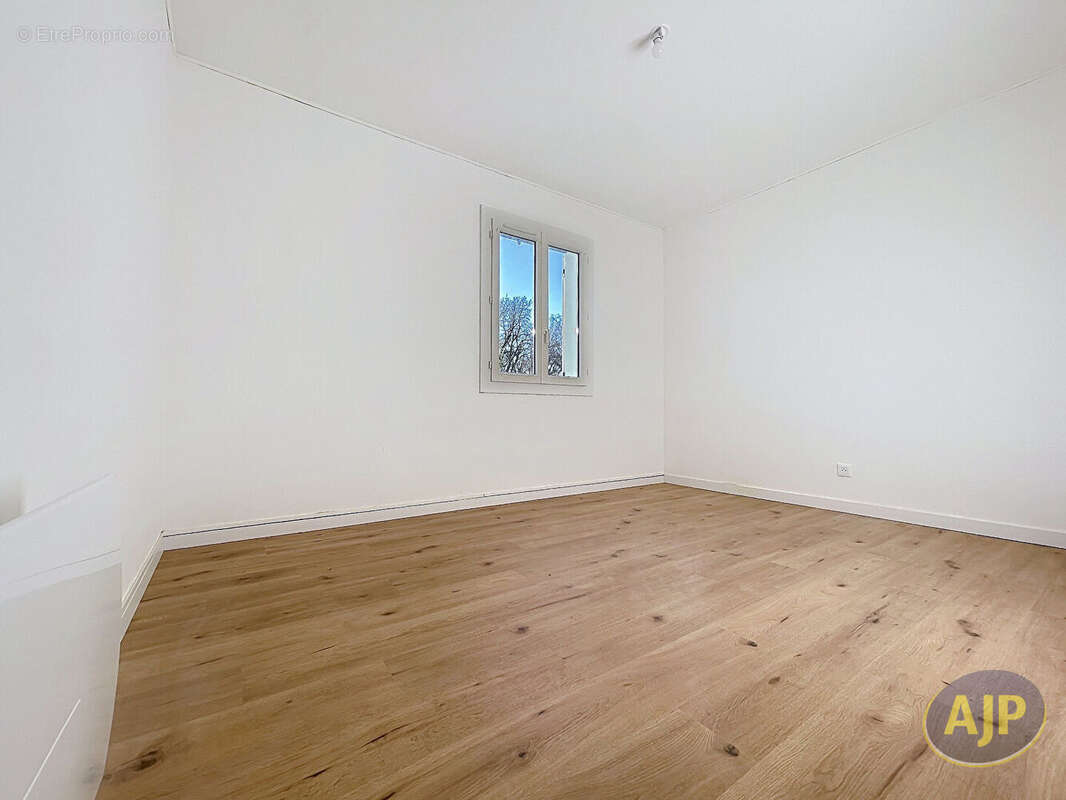 Maison à BOUGUENAIS