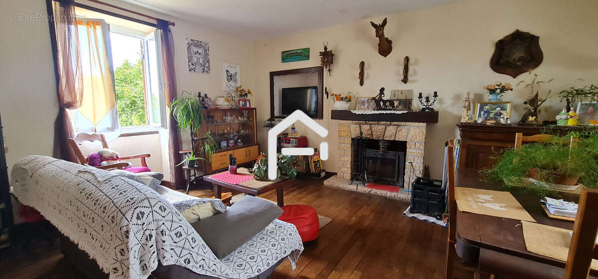 Maison à OBJAT