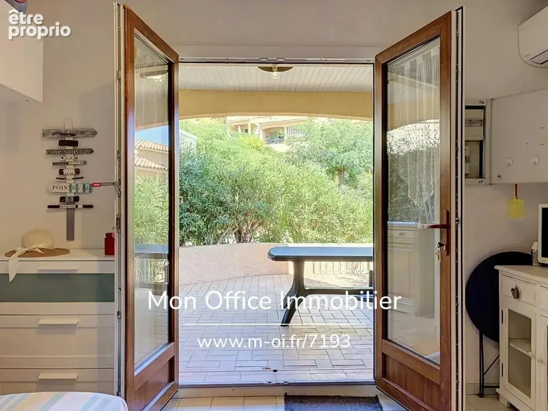 Référence : 7193-les - studio avec terrasse et parking dans résidence calme avec piscine à cavalaire sur mer - photo 6