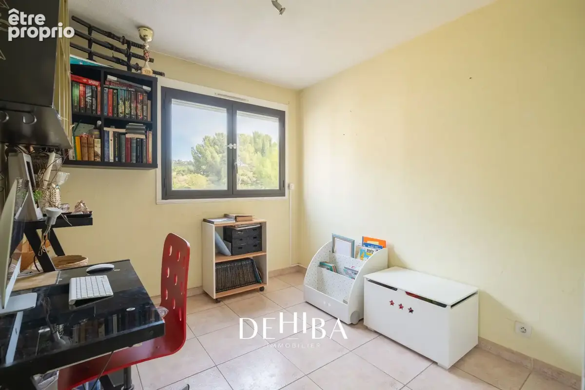 Charmant T4 de 76m2 avec balcon et parking - secteur les Caillols 12E - photo 8