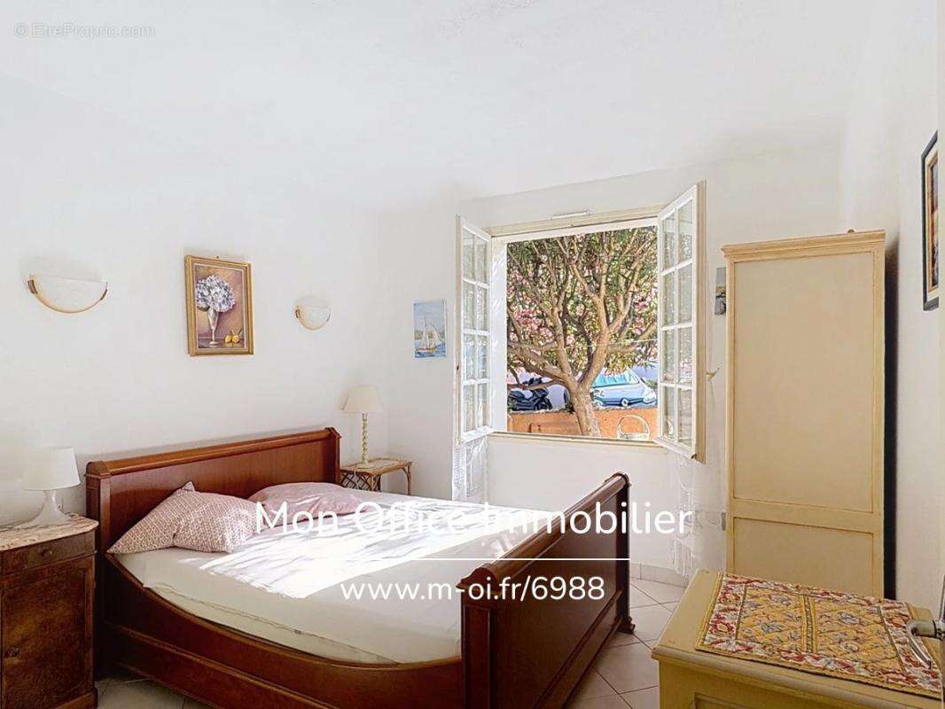 Référence : 6988-les. - maison à rafraichir vue collines avec jardin et parking à cavalaire sur mer - photo 7