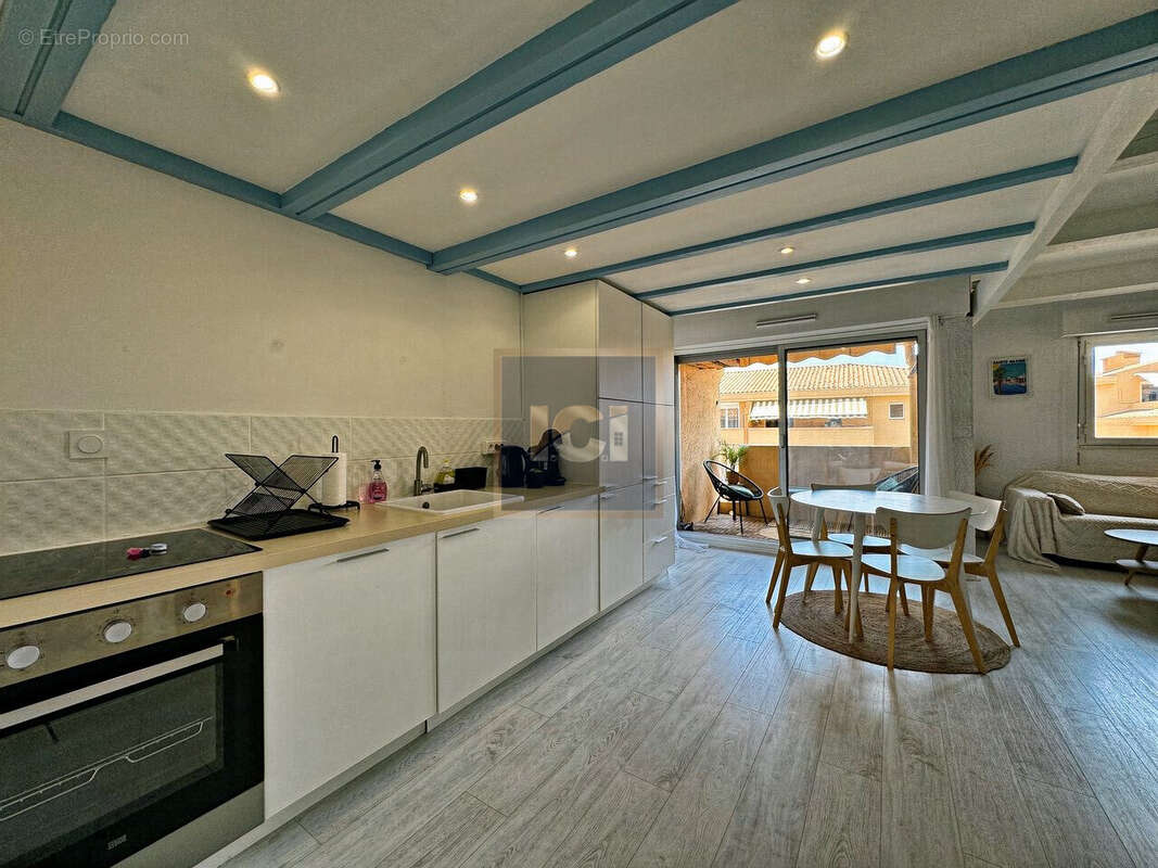 Appartement 40 m² à Sainte-Maxime  - photo 4