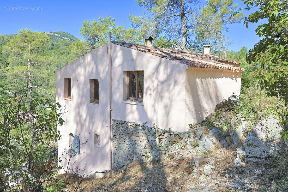 Maison à SOLLIES-TOUCAS