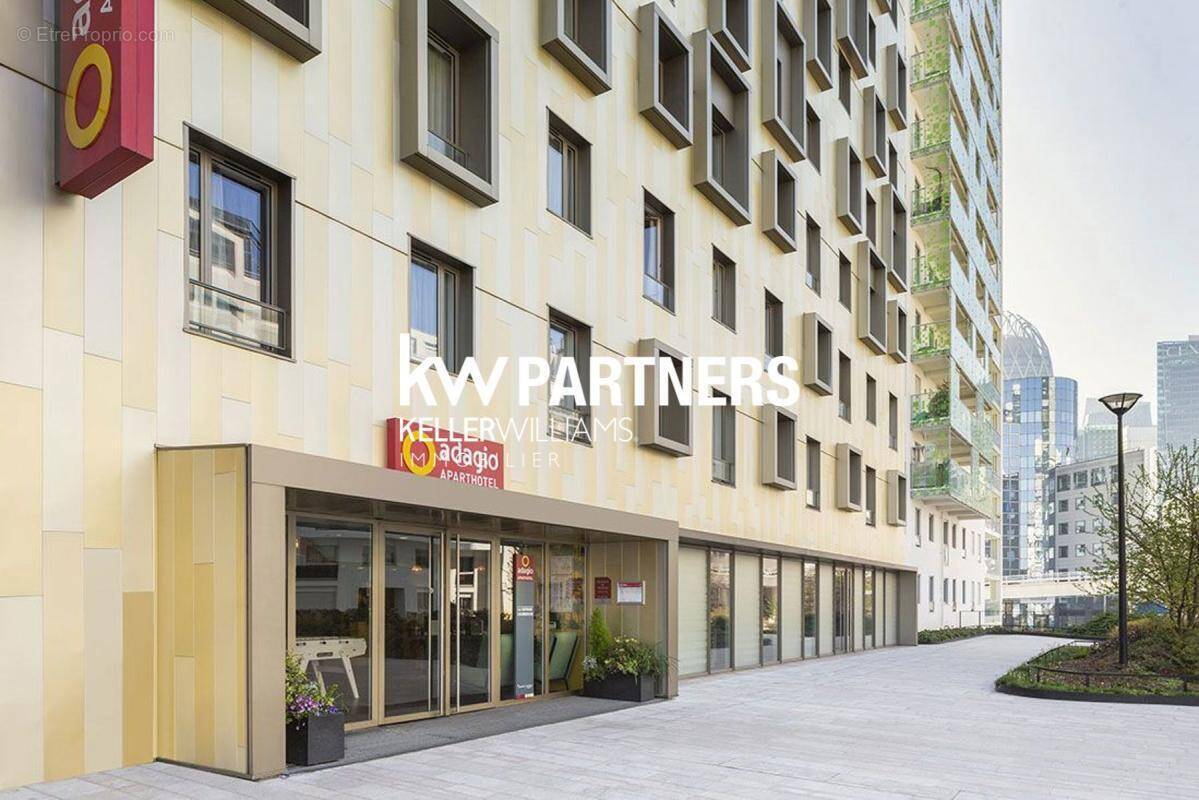 Appartement à COURBEVOIE