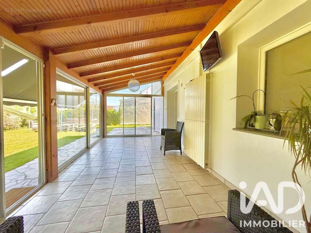 Maison 210 m² à La Tremblade  - photo 8
