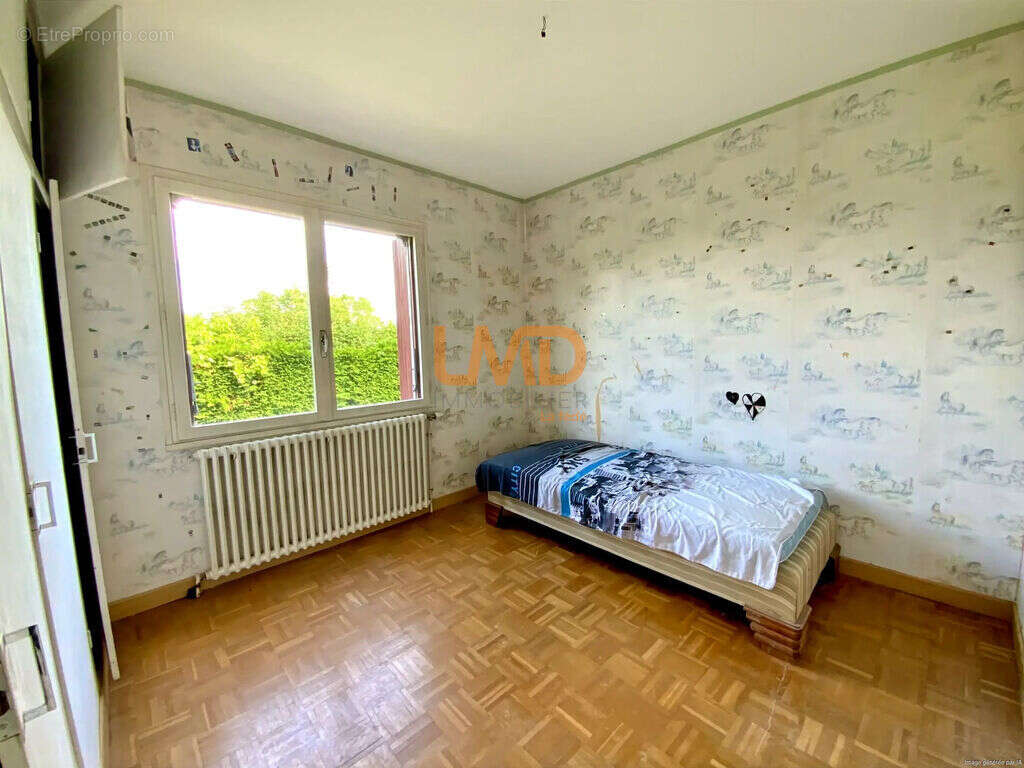 Maison idéale pour famille rêvant d'espace ! Prix Négociable ! - photo 4