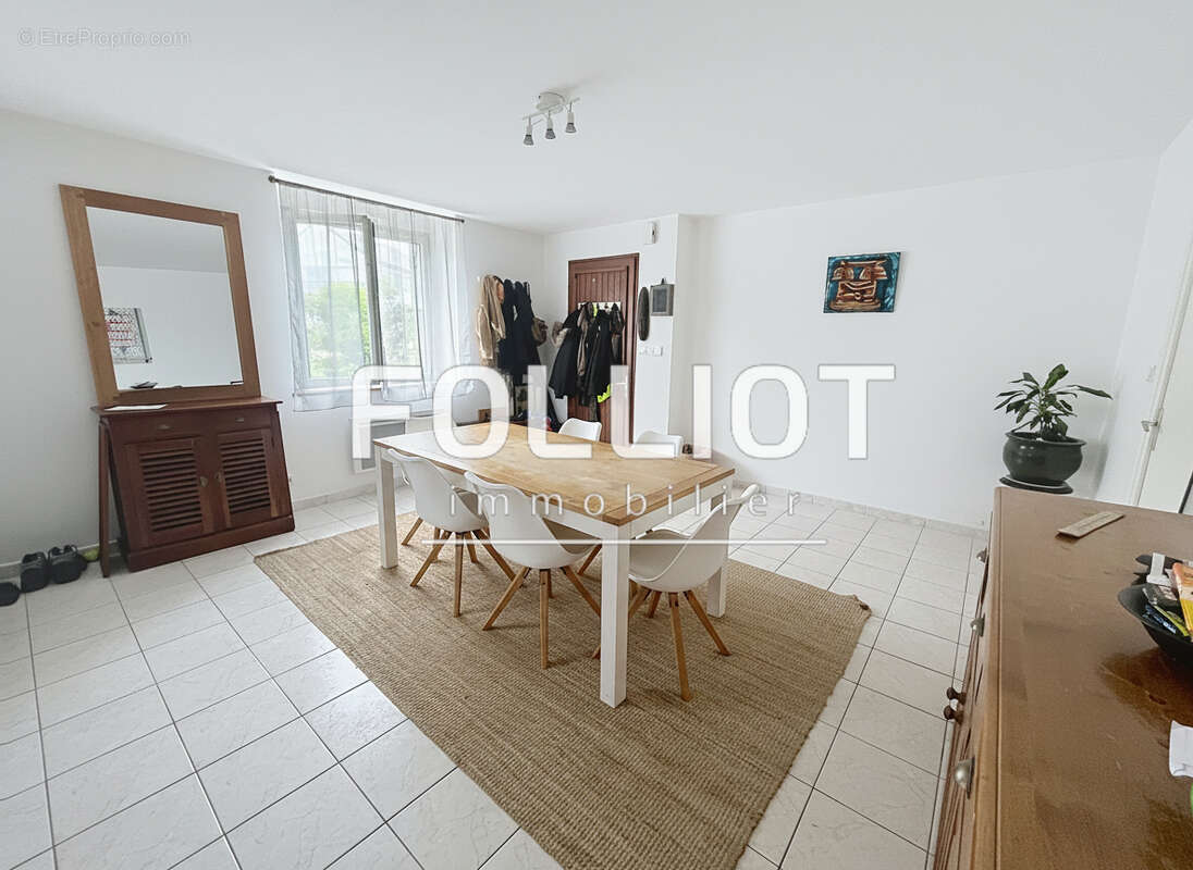 Appartement à JAVENE