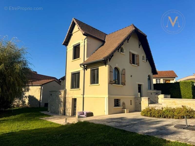 Maison à PRAYSSAC