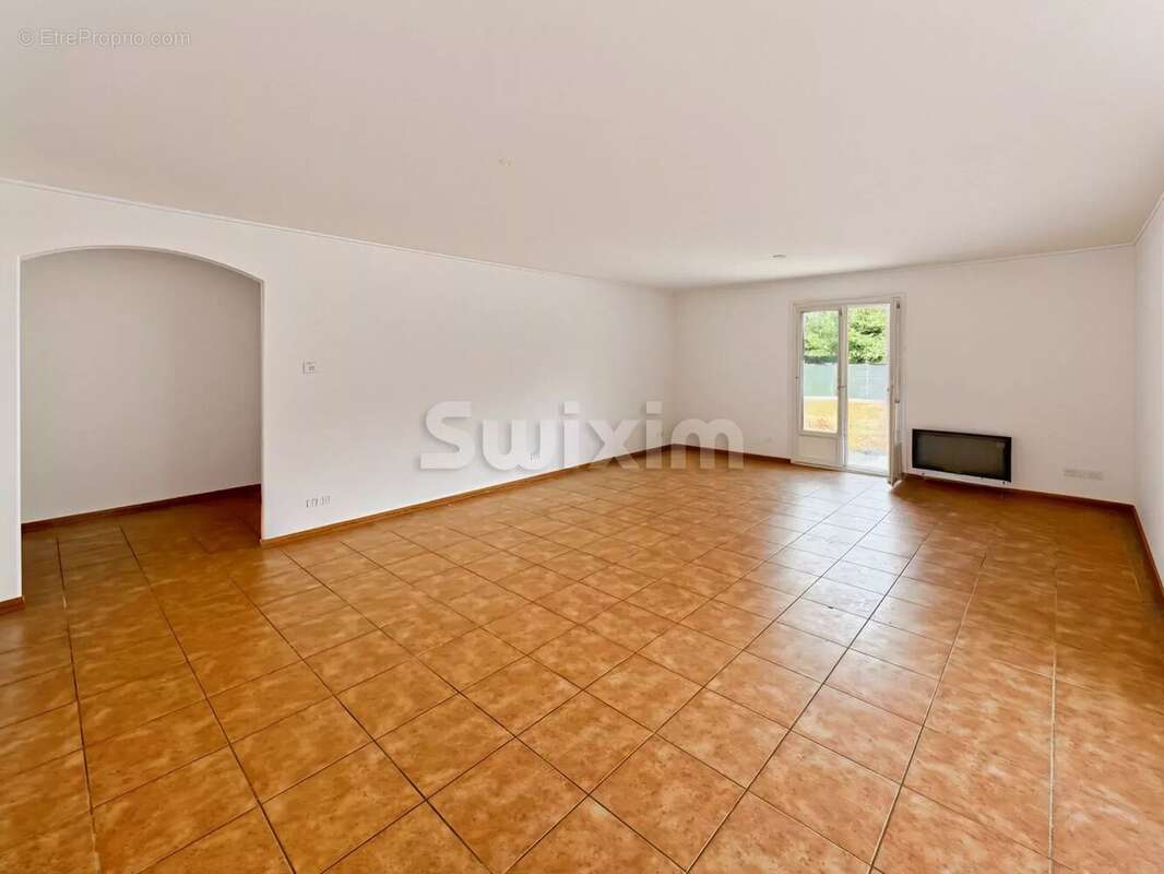 Maison à CLEON-D&#039;ANDRAN