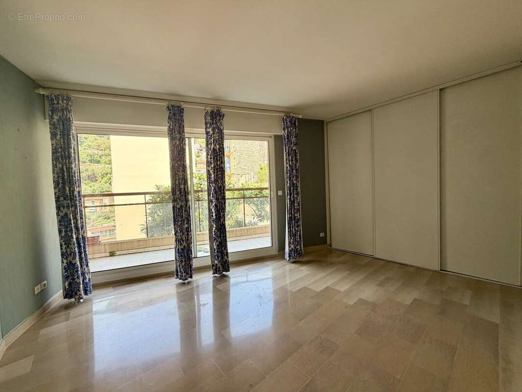 Appartement à BEAUSOLEIL
