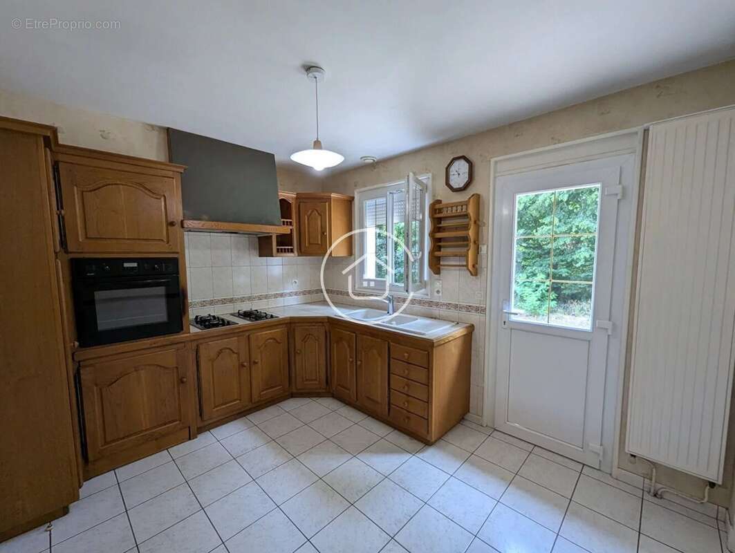 Maison 6 pièces à vendre à Cellettes - 185 000 € - photo 5