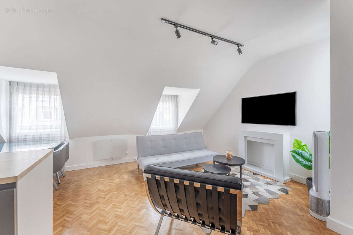 Appartement à PARIS-8E