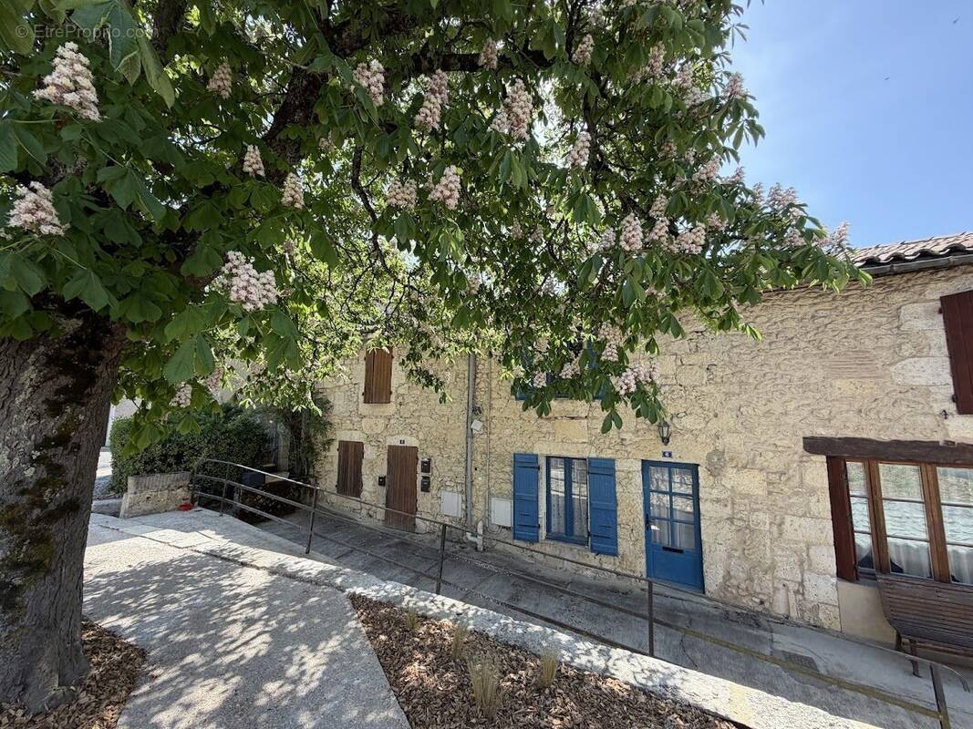 Maison à SAINT-CLAR