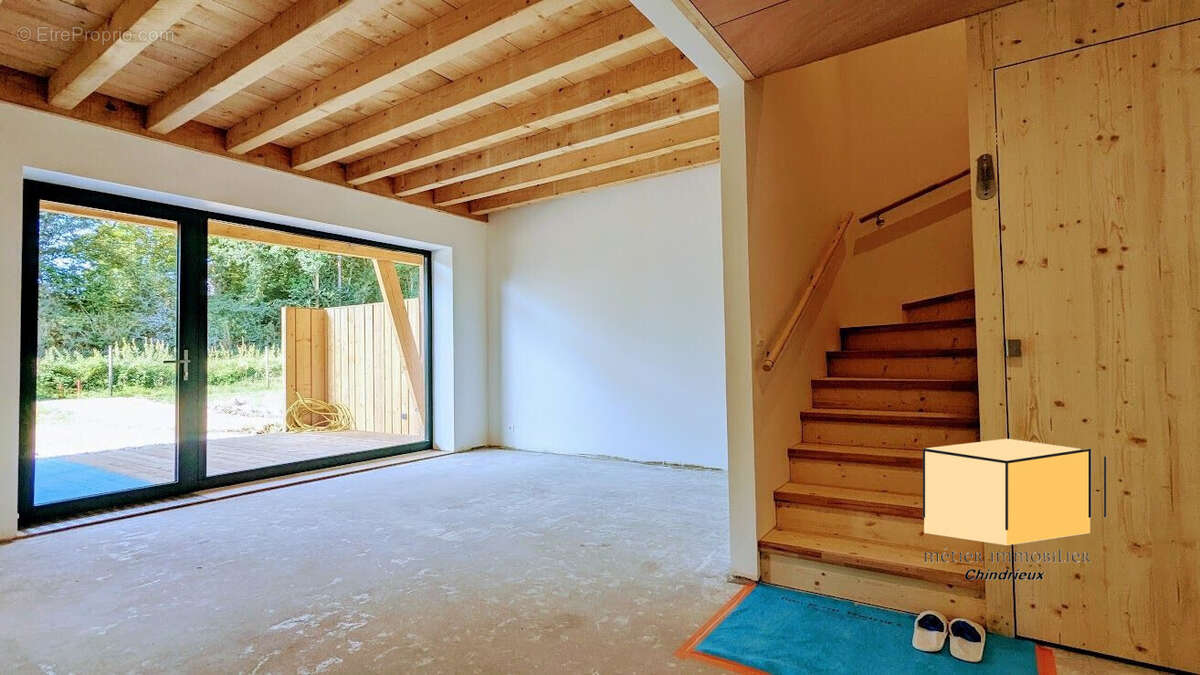 Appartement à CEYZERIEU