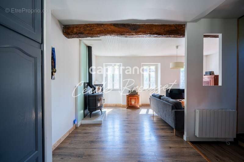 Maison à SAINT-LAURENT-DE-CERDANS