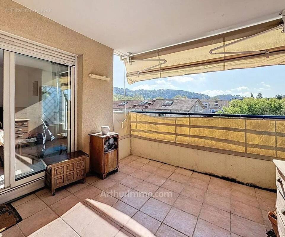 Appartement à MOUANS-SARTOUX