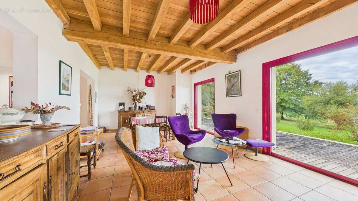 Maison 10 pièces 316 m² sur terrain de 4000 m² - photo 11
