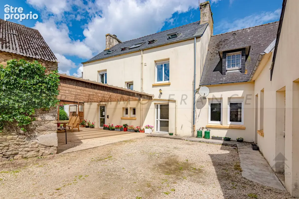 A vendre - lanhouarneau - ensemble immobiler de 368 m2 - maison et hotel - 312000€ - photo 3