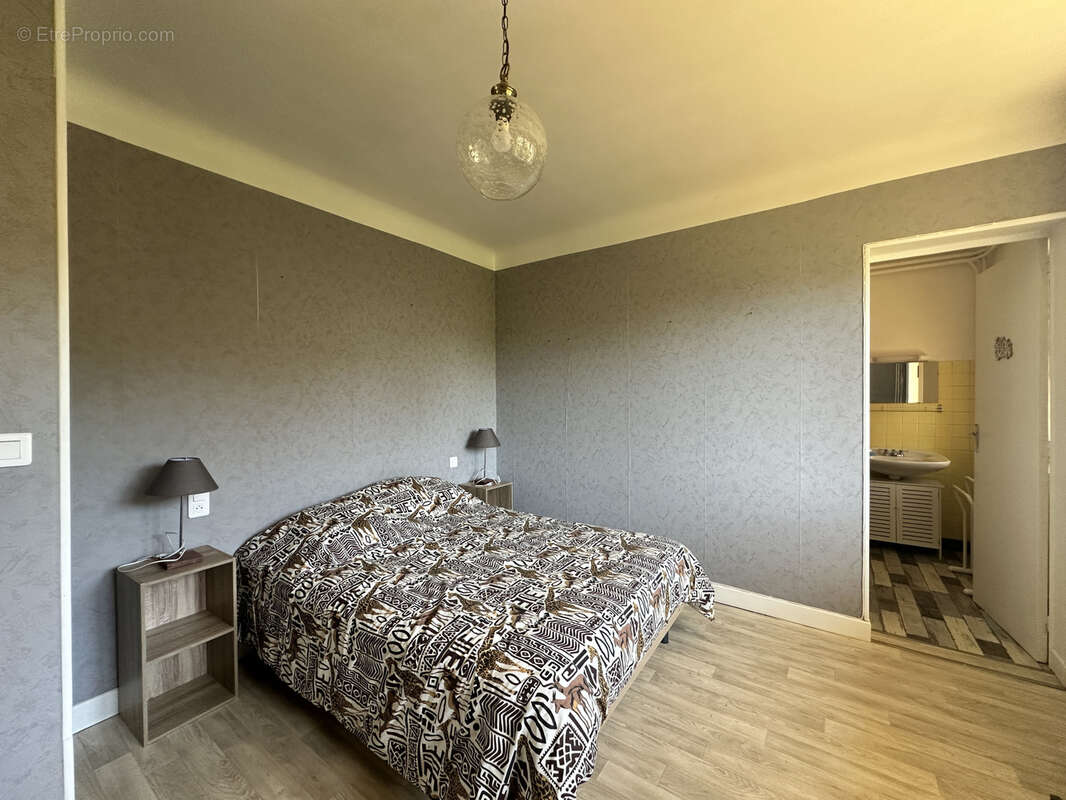 Maison à DECAZEVILLE