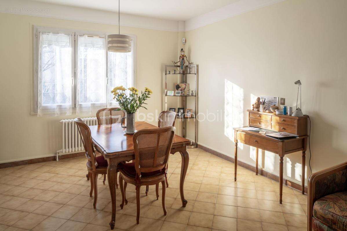 Maison à COMBS-LA-VILLE