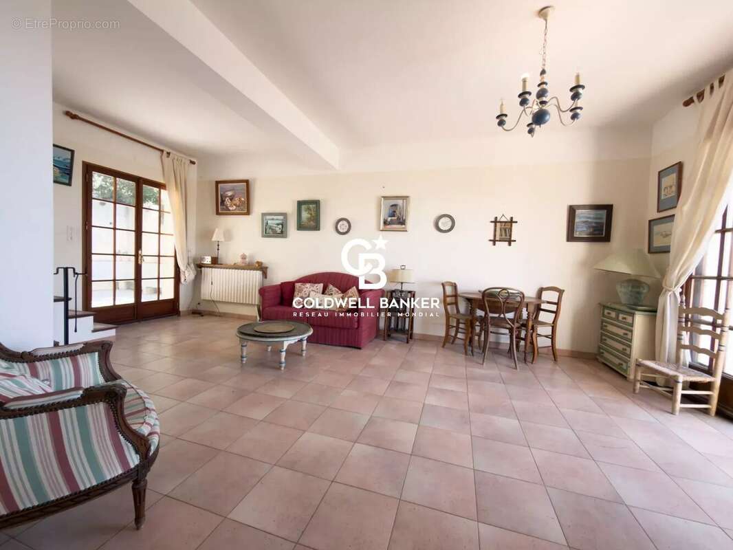 Maison à CARQUEIRANNE