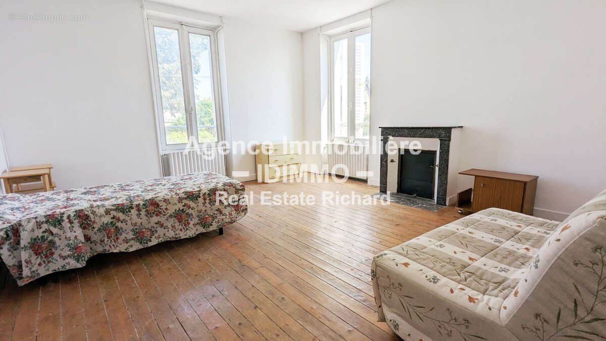Maison Bourgeoise 4 pièces sur 752 m2 à Corbeilles-en-Gâtinais   à vendre - photo 4