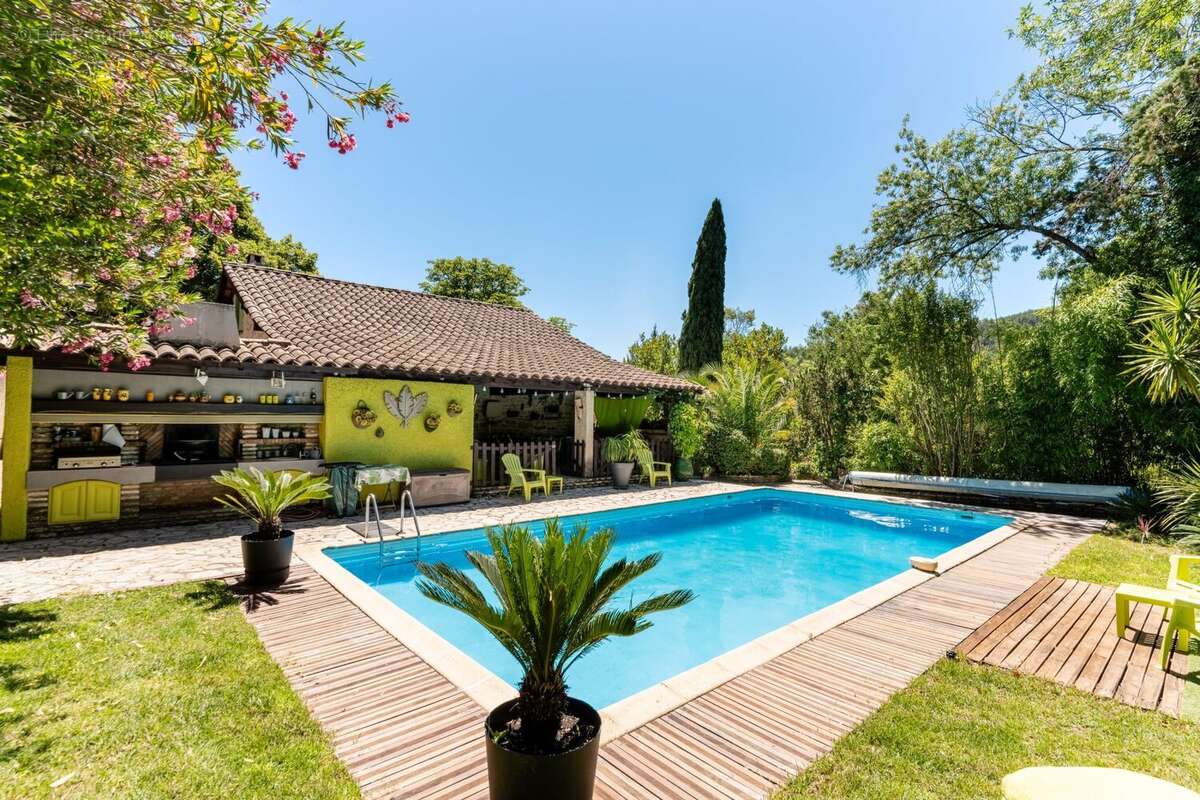 Maison Lamalou-les-Bains 232 m² Piscine 10x5,5m 5 chambres cuisine d'été - Maison à LAMALOU-LES-BAINS