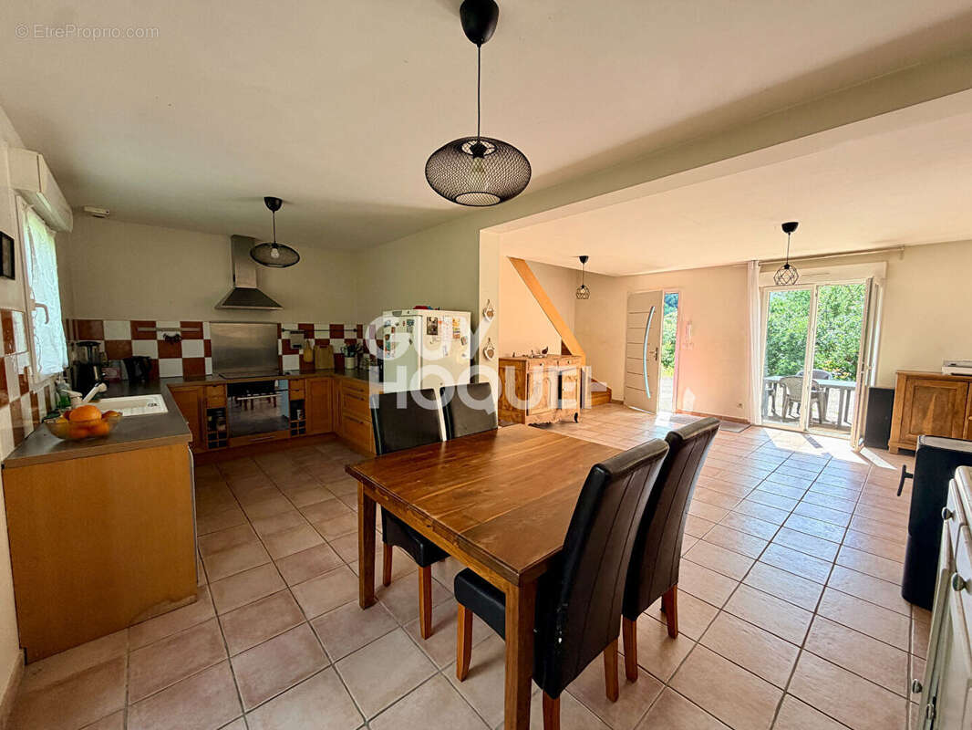 Maison  4 chambres 145.04 m2 - photo 4