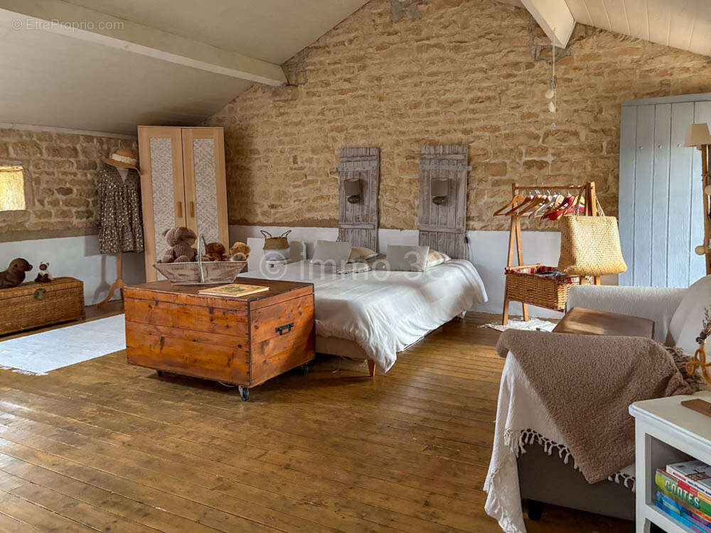 Maison à CHEF-BOUTONNE