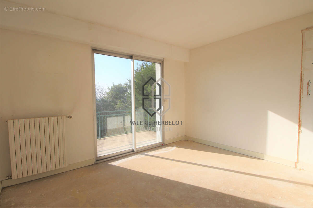 Maison à CHENNEVIERES-SUR-MARNE