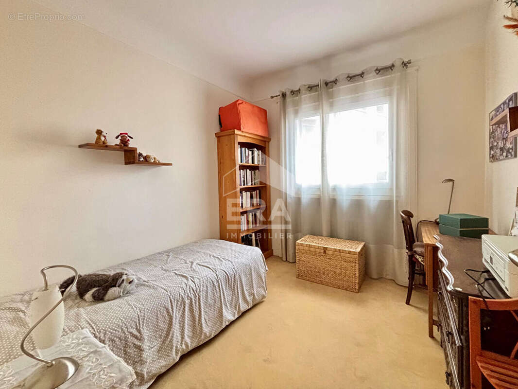 Appartement à LEVALLOIS-PERRET