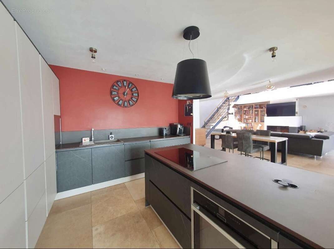 Maison à SAINT-LAURENT-D'AIGOUZE