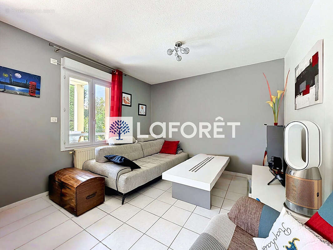 Appartement à MIRIBEL