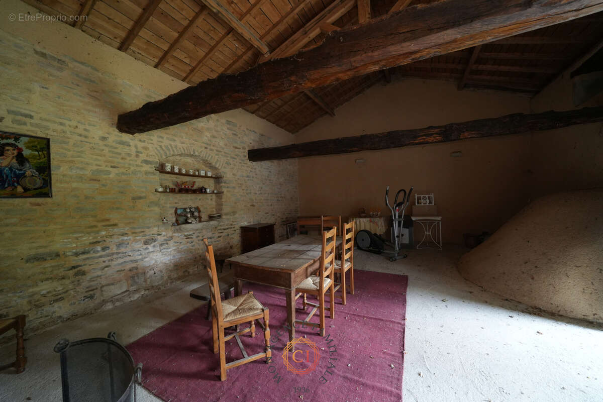 Maison à SAINT-MYON