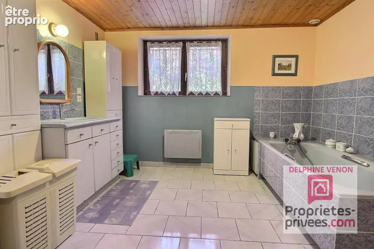 Corps de ferme avec beaucoup de potentiel et 2 habitations sur 7120 m² à Saint Martin D Abbat - photo 8