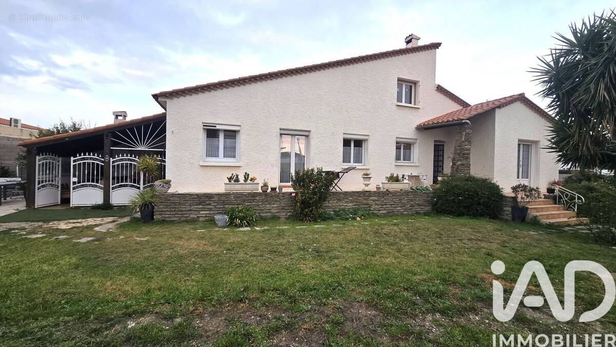 Photo 1 - Maison à SAINT-LAURENT-DE-LA-SALANQUE