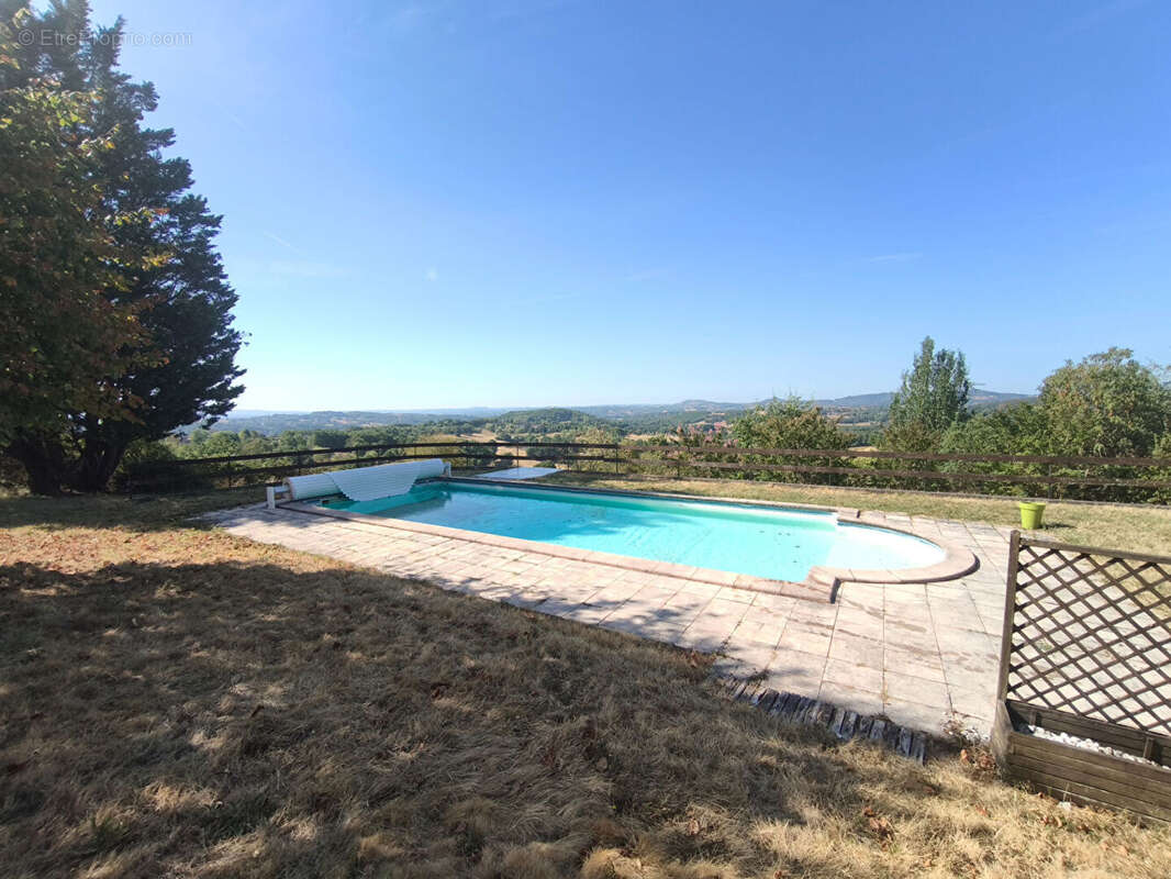 Maison  5 pièces avec grange et piscine - photo 16