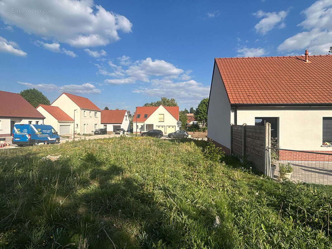 Terrain à BRUAY-LA-BUISSIERE