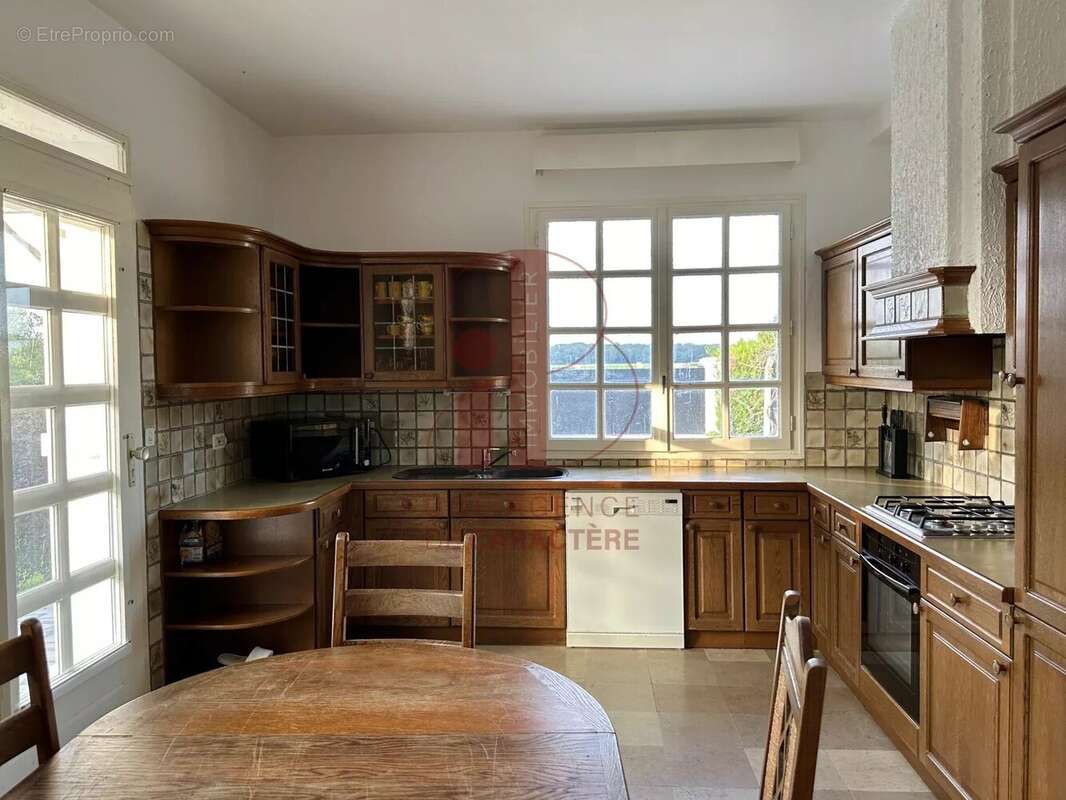 Maison à SAINT-MARTIN-EN-BIERE