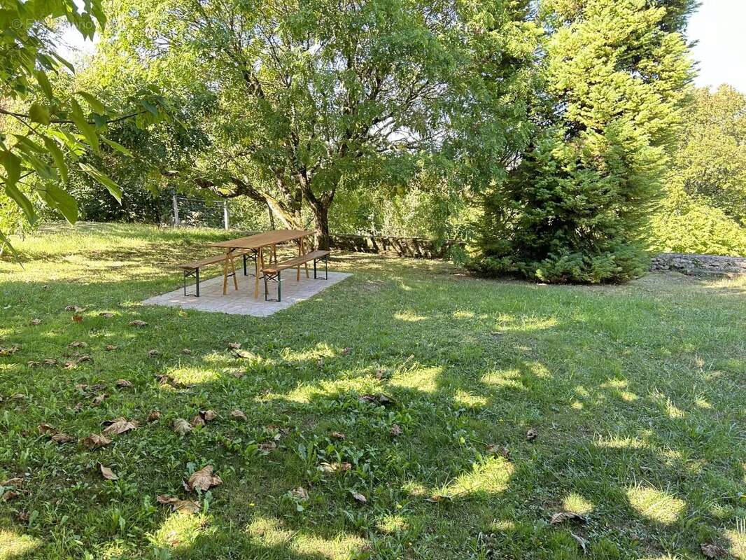 Maison à VILLEBOIS-LAVALETTE