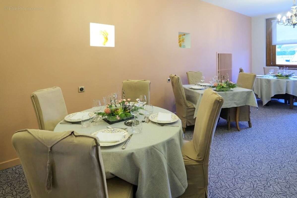 Dpt Allier (03), à vendre ESTIVAREILLES , Murs et Fond ,  Hôtel - Restaurant -Bar ( licence 4 ) 10 minutes de Montluçon - photo 9
