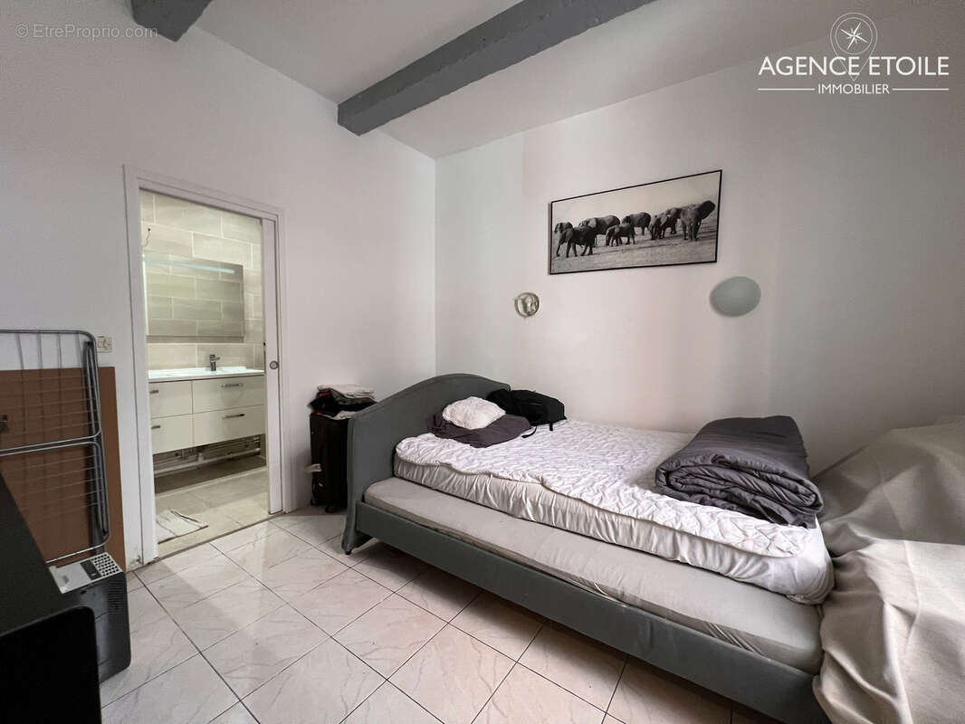 Appartement à MARSEILLE-1E