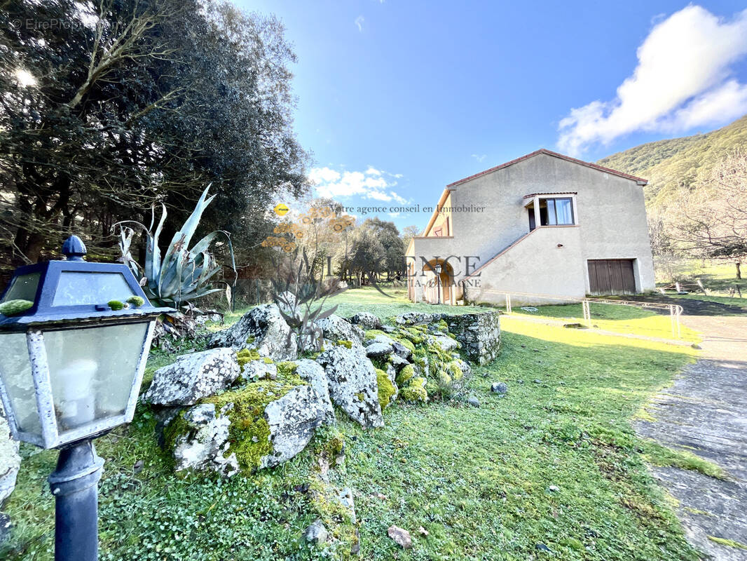Maison à CASTIFAO