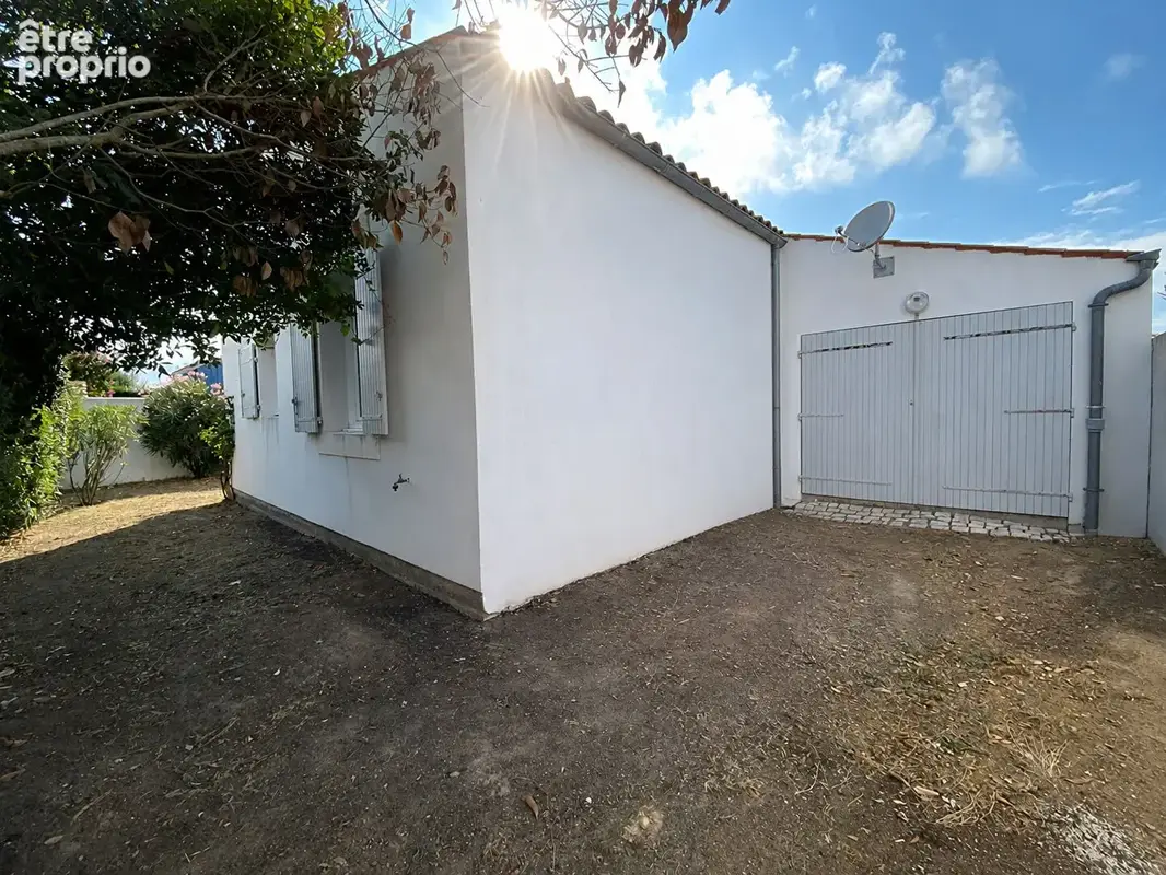 SAINT DENIS - Maison 2 chambres - 69 m² - Proche bourg et plage - photo 3