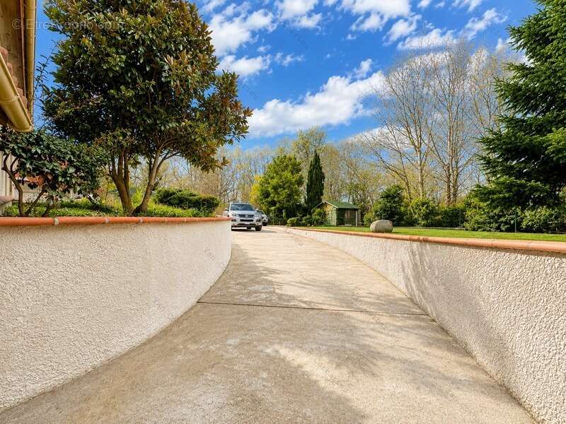Maison familiale avec garage XXL de 230 m² – Venerque, secteur recherché du sud toulousain - photo 11