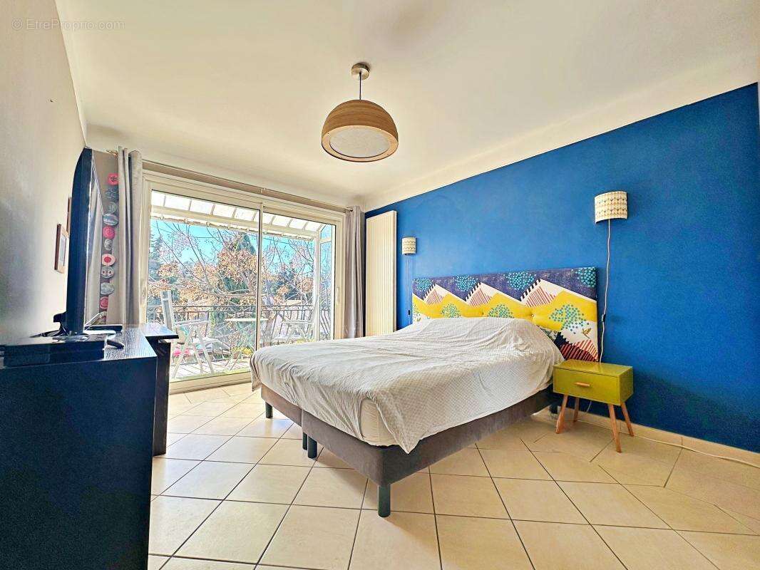 Maison 163 m² à Villeneuve-Les-Avignon  - photo 7