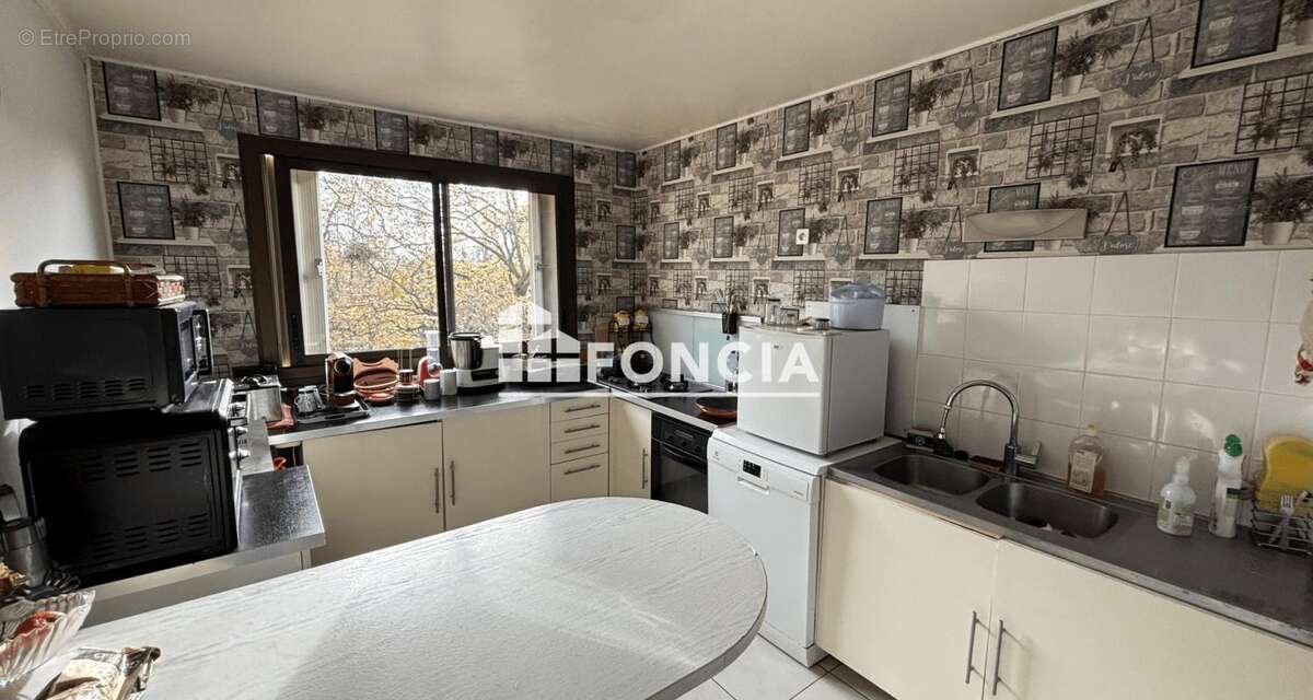 Appartement à VERNEUIL-SUR-SEINE