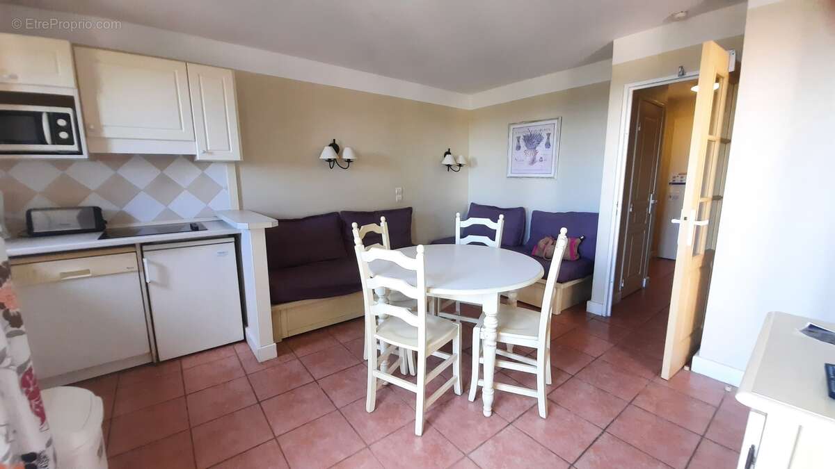 Appartement à ROQUEBRUNE-SUR-ARGENS