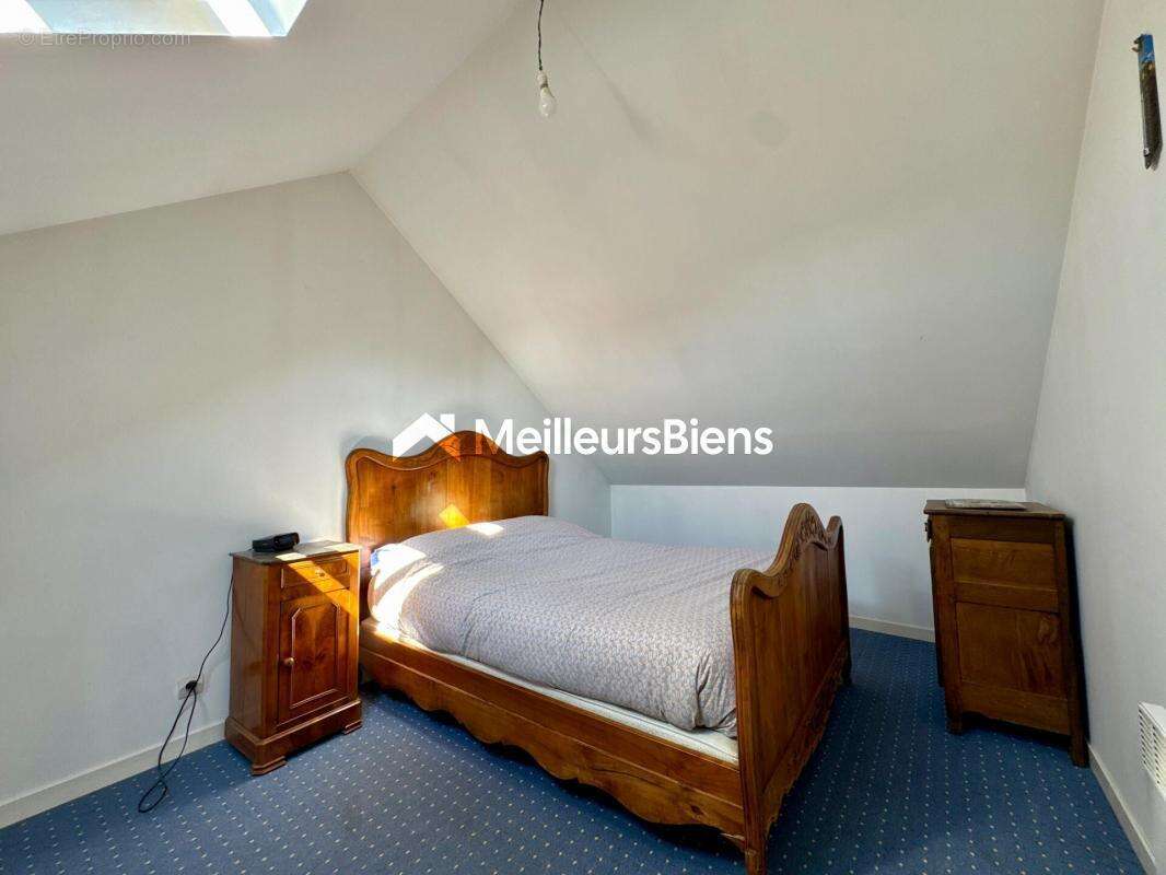 Maison à SAINT-GEORGES-BUTTAVENT